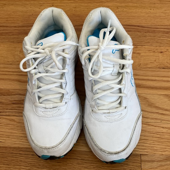 Vintage Chunky FILA Sneakers - Picture 3 of 8